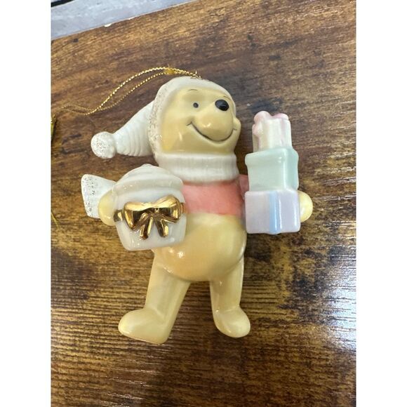 Lenox Disney Winnie the Pooh 2004‎ with Christmas Presents Ornament - Picture 1 of 3